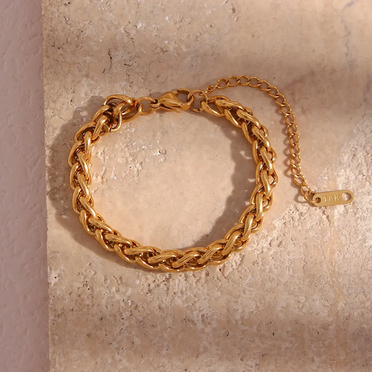 Elegant Twist Bracelet